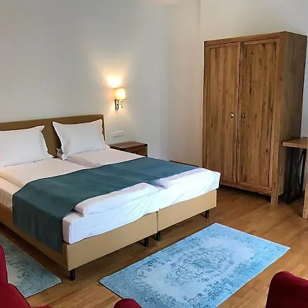 Vakantiehuis Wooden Holiday In With Terrace *
